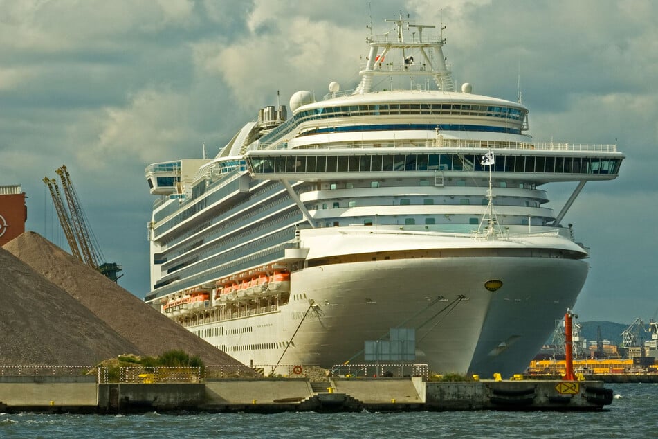 Die Crown Princess wurde bei heftigem Seegang ordentlich durchgeschüttelt.