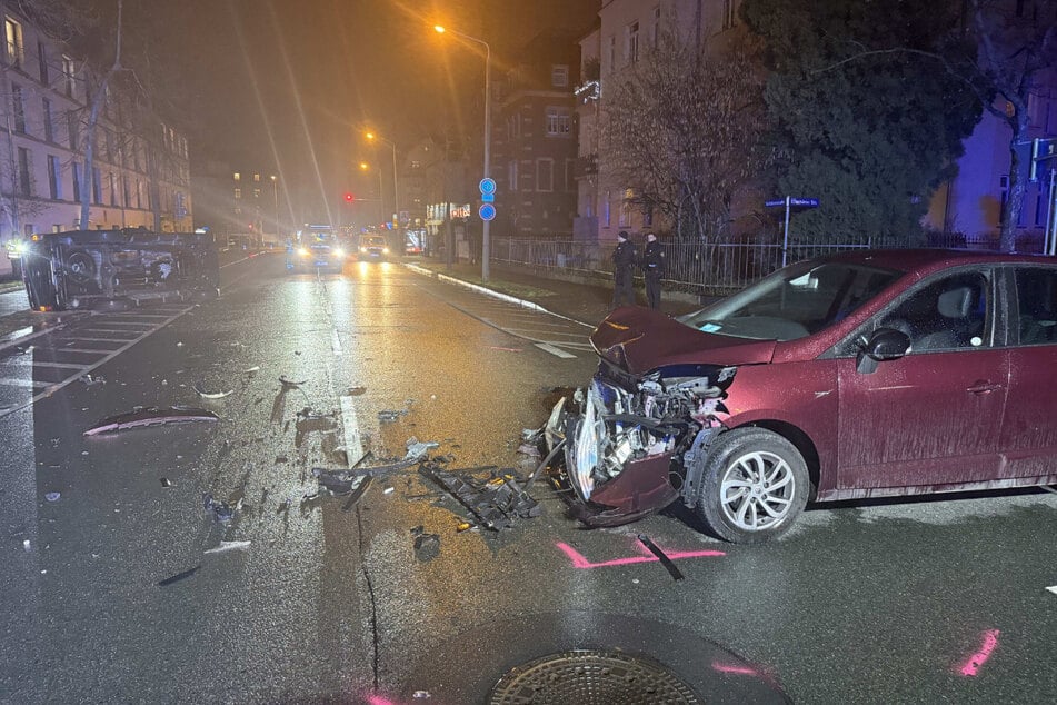 An beiden Autos entstand Totalschaden.