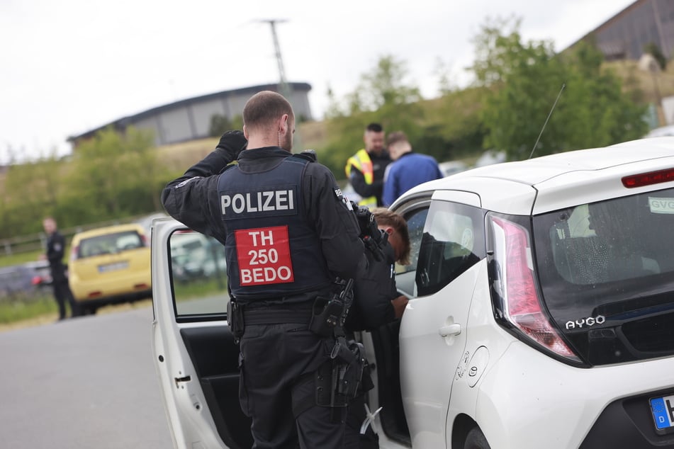 Als "Reichsbürger" werden Menschen bezeichnet, die die Existenz der Bundesrepublik leugnen. Die Polizei hat eine Veranstaltung am Wochenende in Thüringen im Blick.