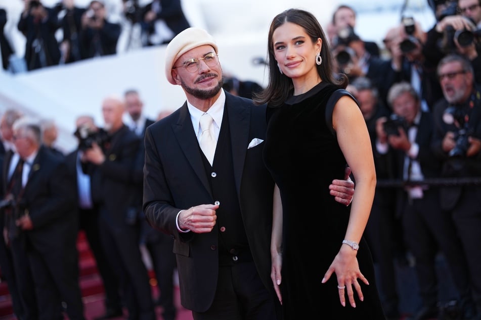 Der "Pulp Fiction"-Star erschien mit seiner Tochter Ella Bleu Travolta (26).