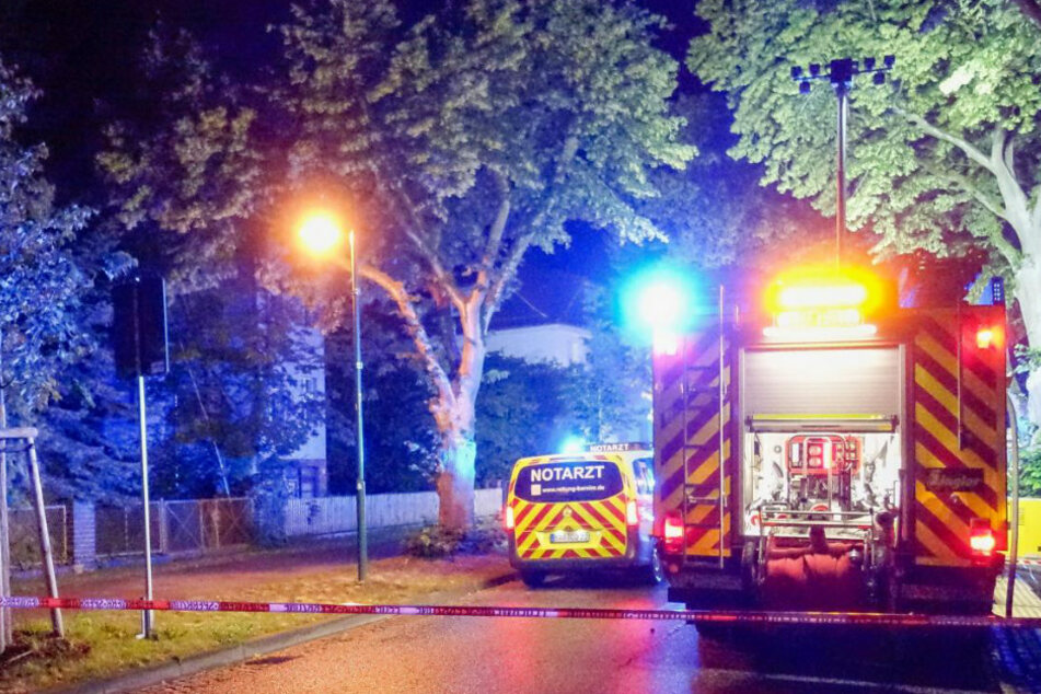 Rettungskräfte an der Unfallstelle.