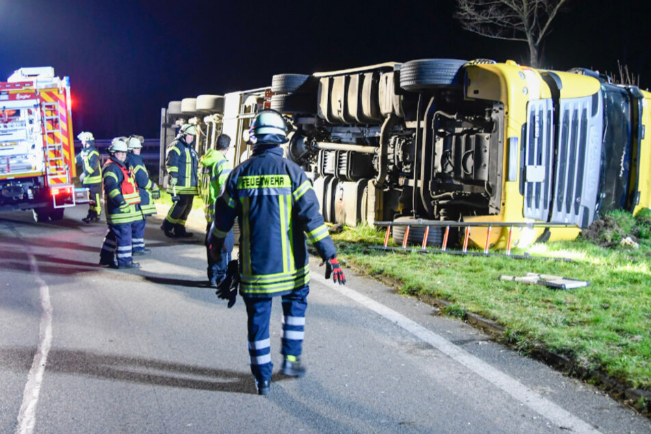 Unfall auf der Autobahn: Suff-Fahrer landet im Straßengraben
