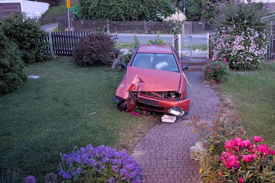 Bei dem Unfall entstand ein Sachschaden in Höhe von 9000 Euro.