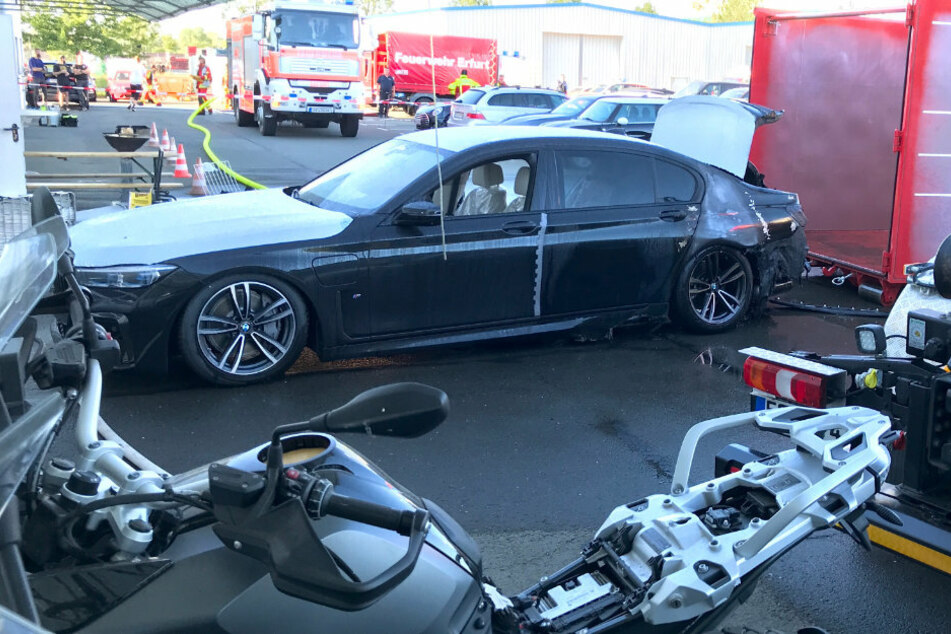 Auf dem Gelände eines Erfurter Autohauses brannte am Freitag ein E-BMW