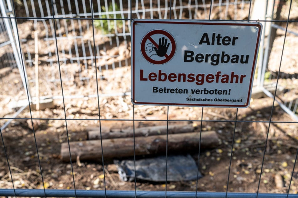 In Frohnau befindet sich der Unglücksstollen, wo Oliver K. (34) verschüttet wurde. Dieser ist abgesperrt.