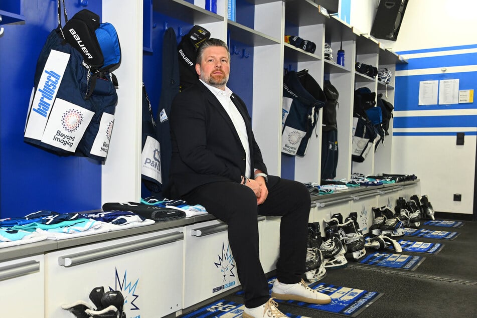 Sein neues Reich. Die Kabine besichtigte der 45-Jährige auch schon.