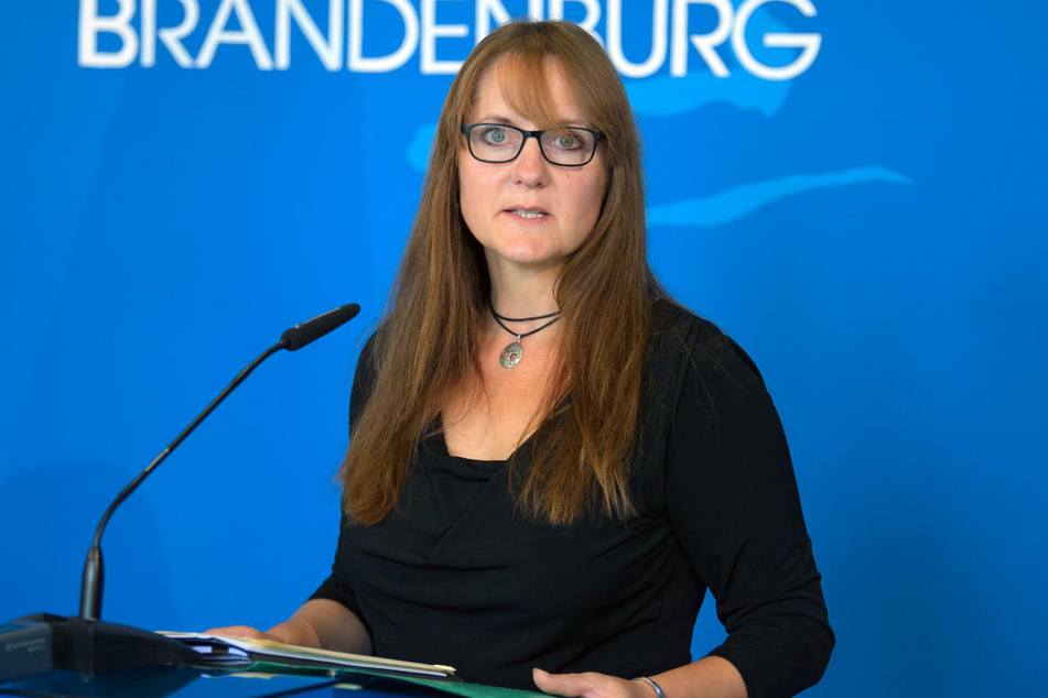 Brandenburgs SPD-Vizechefin Katrin Lange (49) hat nach Katarina Witts Corona-Kritik bei Facebook Verständnis gezeigt.