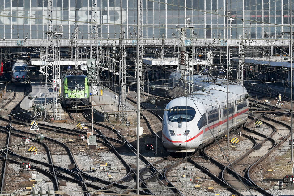 Viele Züge der Deutschen Bahn fahren zu spät in die Bahnhöfe ein. Die Quote könnte dieses Jahr ein historisches Tief erreicht haben.