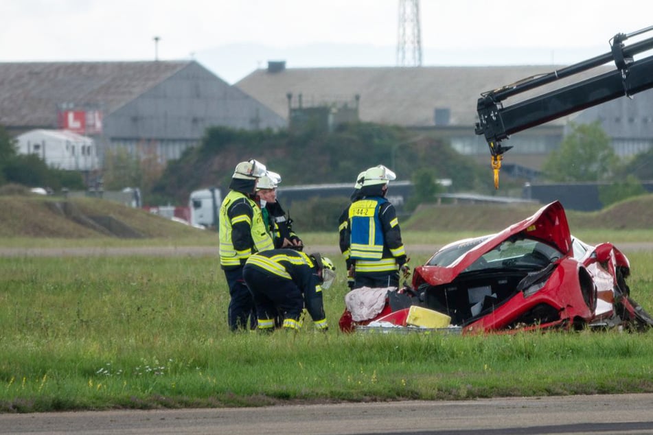 Ferrari-Crash bei Event-Fahrt: 19-jähriger Fahrer schwer verletzt