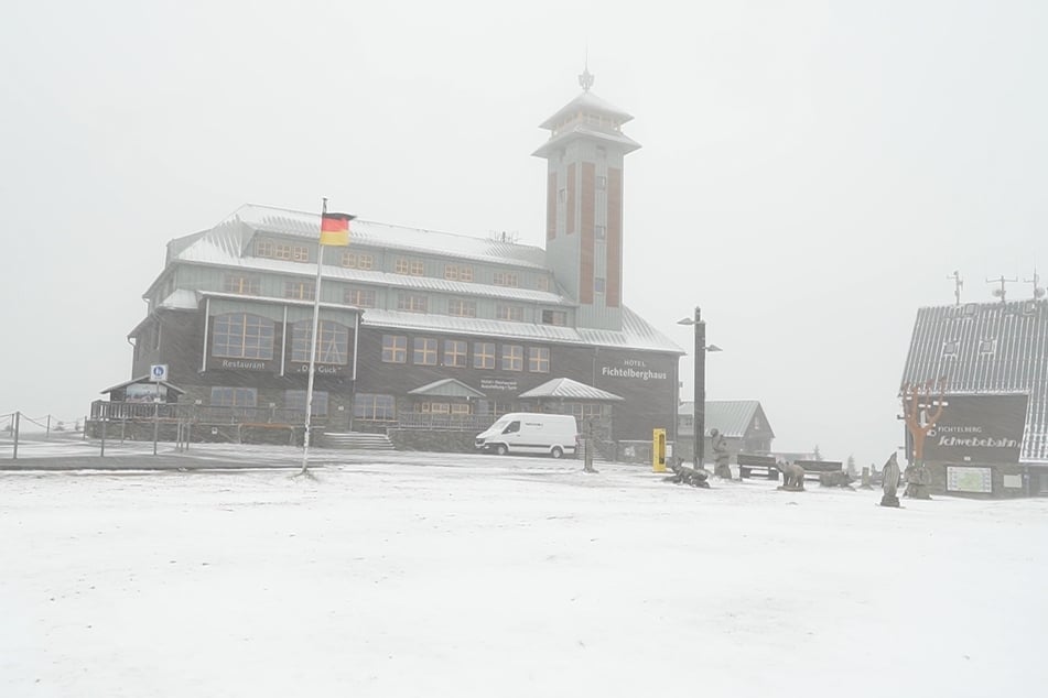 Der Winter ist zurück. Im Erzgebirge hat es am Dienstag wieder geschneit.