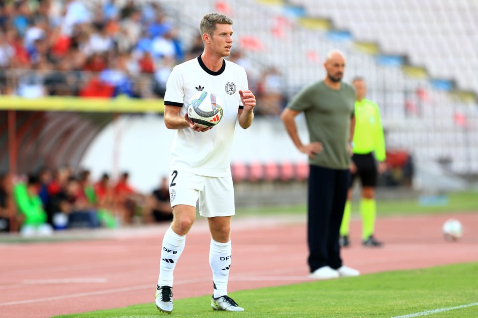 Bei der U21 gesetzt, bei Eintracht Frankfurt derzeit nur vierte Wahl auf seiner Position als Rechtsverteidiger: Elias Baum (19) könnte der SGE im Winter den Rücken kehren.