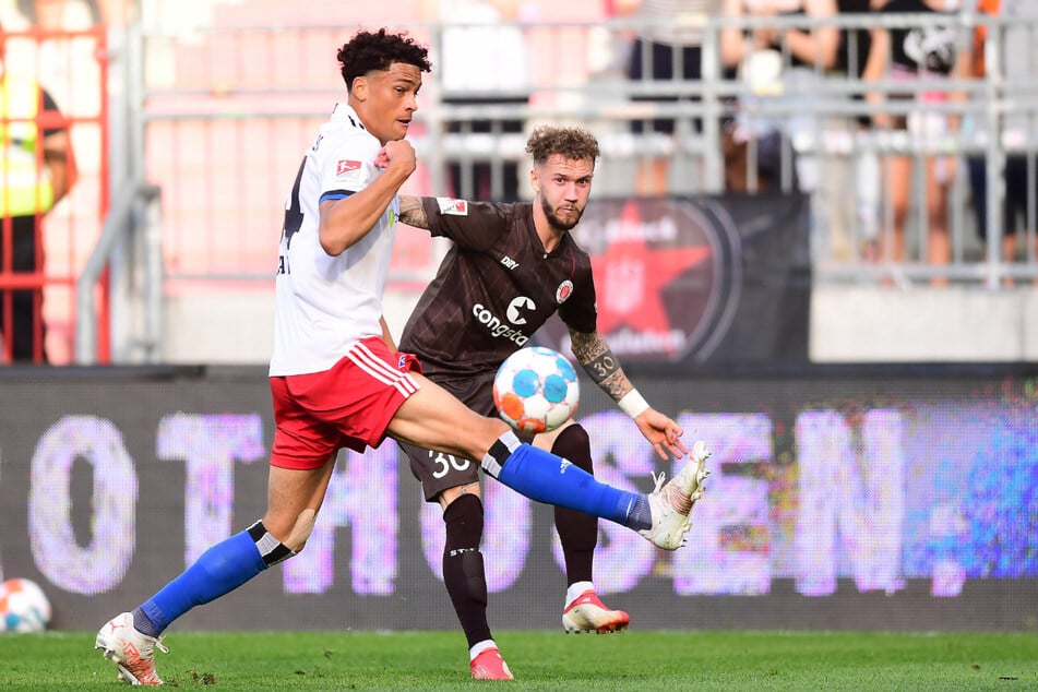 Nur wenige Tage nach seinem Wechsel im August 2021 zu den Kiezkickern stand für den Mittelfeldspieler direkt das Derby gegen den HSV an.