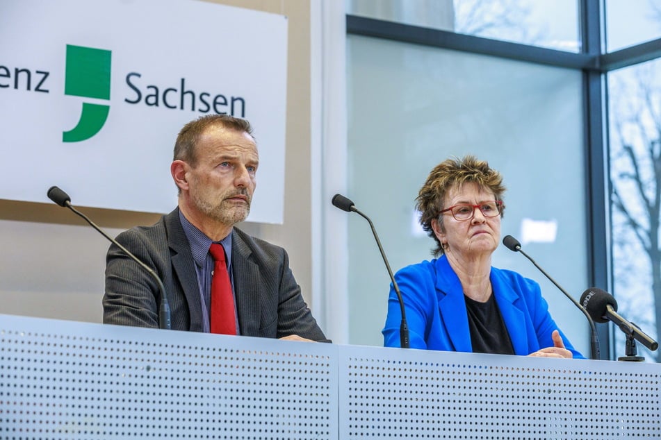 Jörg Scheibe (64) und Sabine Zimmermann (63) traten am Mittwochnachmittag gemeinsam vor die Presse, nachdem sie zuvor die Sondierungsgespräche platzen lassen hatten.