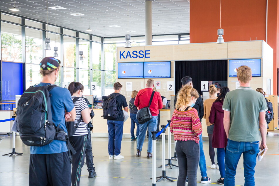 Vor der Schließung im September ließen sich zuletzt täglich 1000 Menschen in der Dresdner Messe impfen.