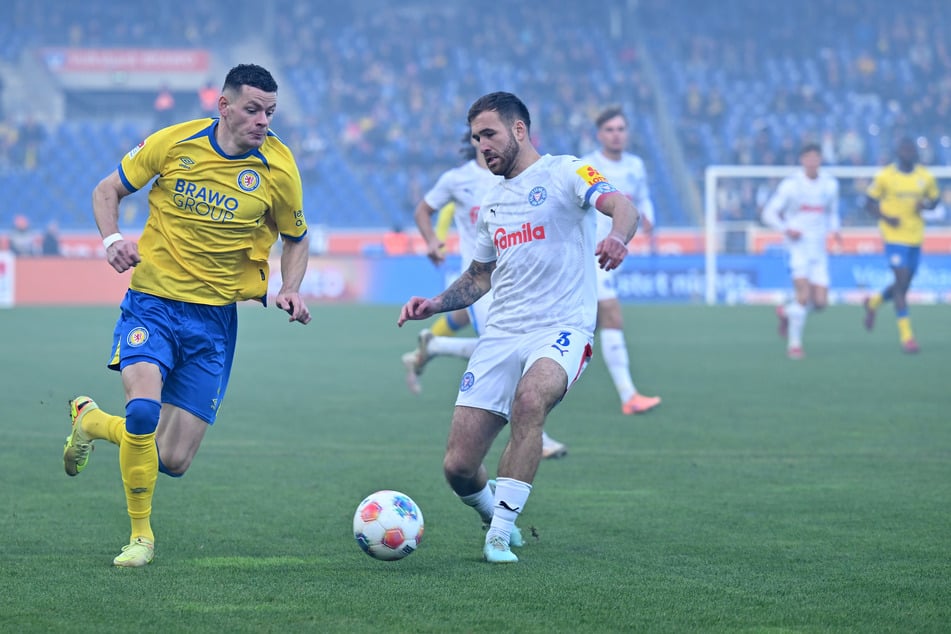 Erencan Yardimci (24, l.) geht kommende Saison für die Roten Teufel aus Kaiserslautern auf Torejagd.