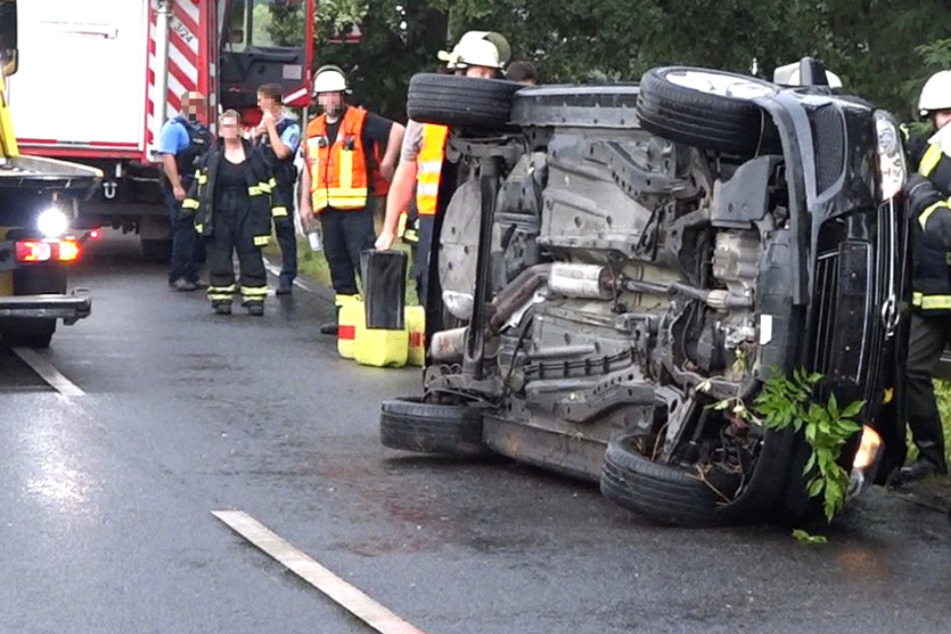 Die Unfall-Situation auf der Wolfsgartenallee in Weiterstadt-Gräfenhausen.