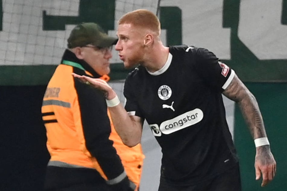 Der Siegtorschütze schickte einen Gruß an seine Familie.