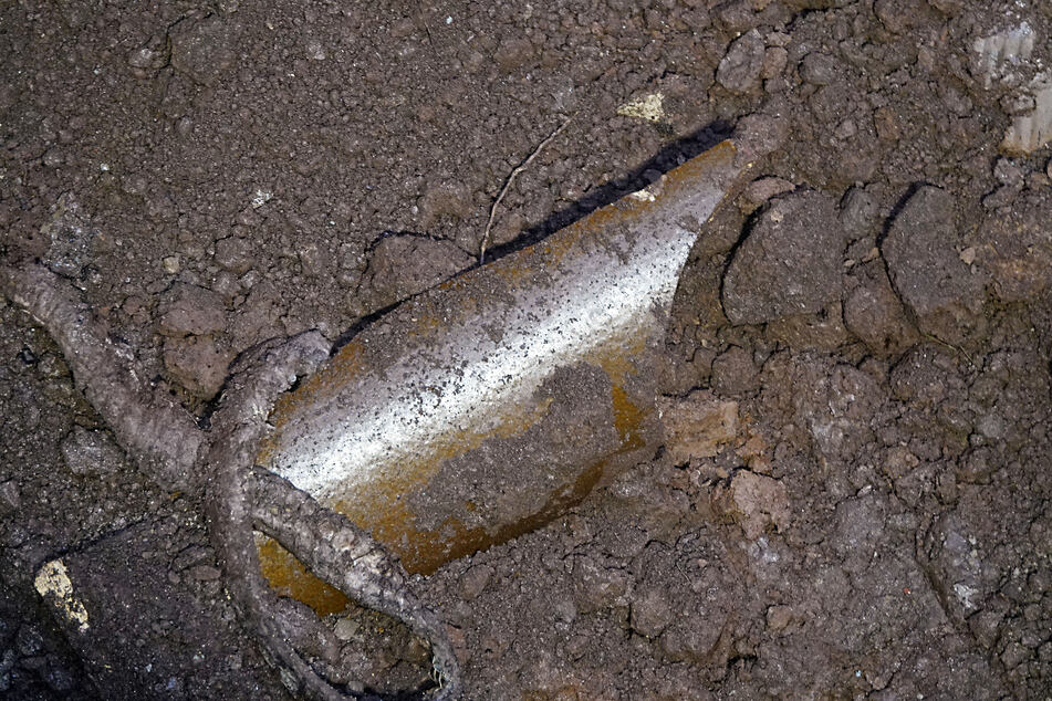 Ein Irrtum der alle freut: Die mögliche Fliegerbombe entpuppte sich als alte Wasserleitung.