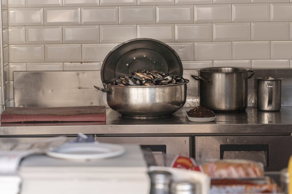 Haben Muscheln aus diesem Kochtopf für den Tod der Hamburger Mutter und ihren beiden Kindern gesorgt?