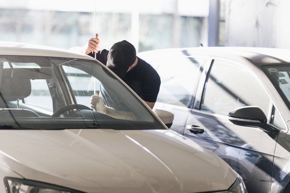 Gleich vier Autos wurden im Stadtgebiet von Dresden geknackt. (Symbolfoto)