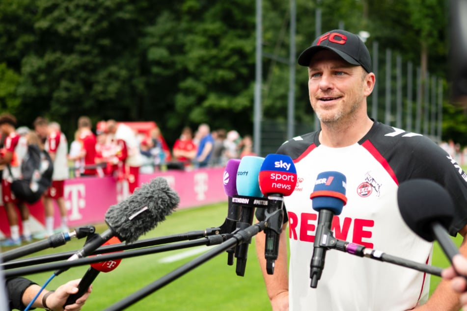 Lukas Kwasniok (44) konnte trotz Unterstützung des 1. FC Köln bislang keine passende Bleibe für sich und seine Familie finden.