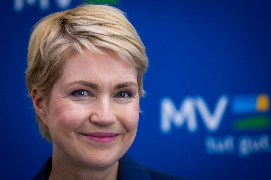 Bei der vergangenen Wahl im Jahr hatte die SPD mit der amtierenden Ministerpräsidentin Manuela Schwesig (51) mit 39,6 Prozent noch klar die Nase vorn. Jetzt kommt die Partie nur noch auf 19 Prozent der Stimmen.