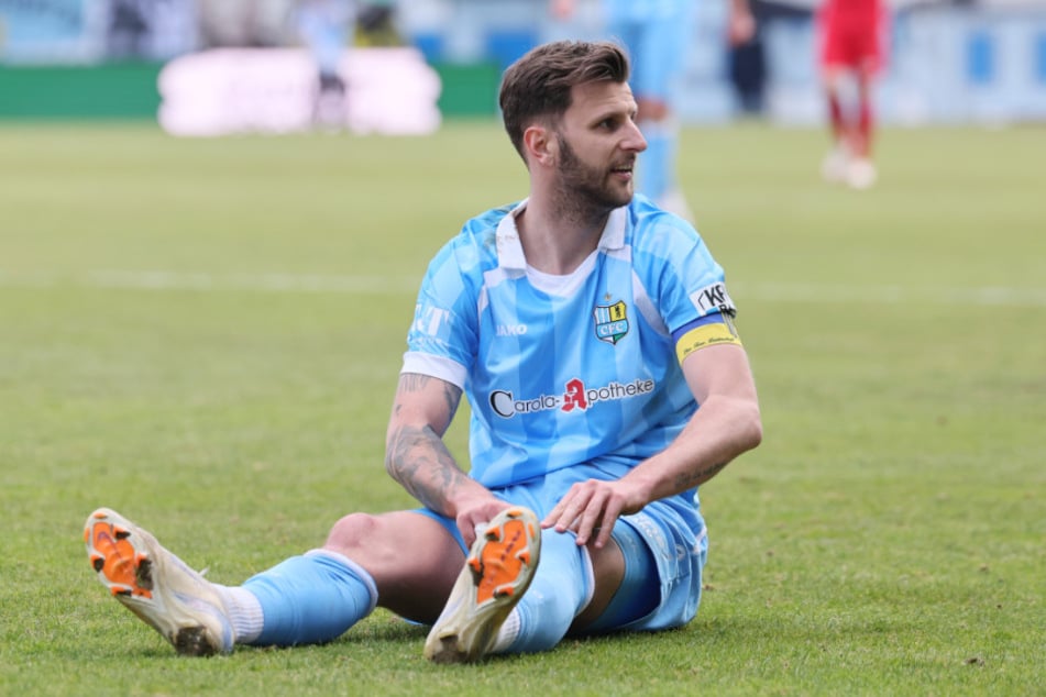 Probleme mit der Kniekehle: Der Einsatz von Dejan Bozic (33) ist am Donnerstagabend fraglich.