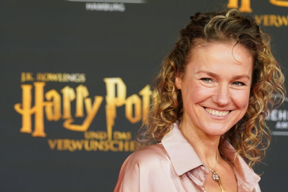Schauspielerin Rhea Harder-Vennewald zeigte sich am Sonntag auf dem roten Teppich bei der Europapremiere des neu inszenierten Stücks "Harry Potter und das verwunschene Kind".