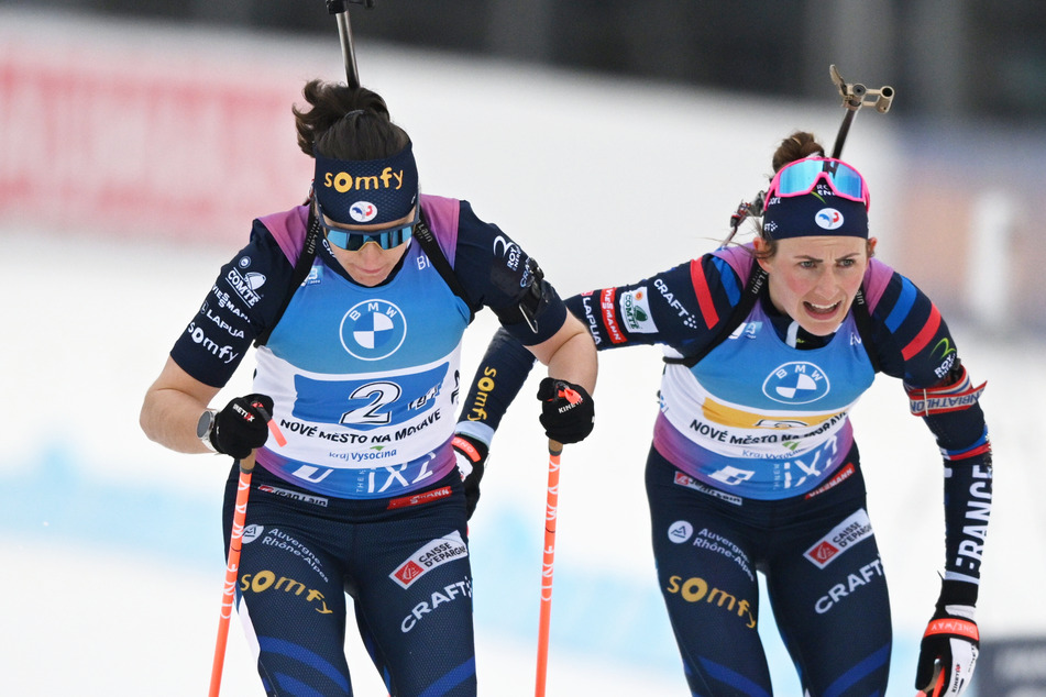 Mit der Staffel holten die beiden Französinnen bei der WM 2024 sogar gemeinsam Gold.