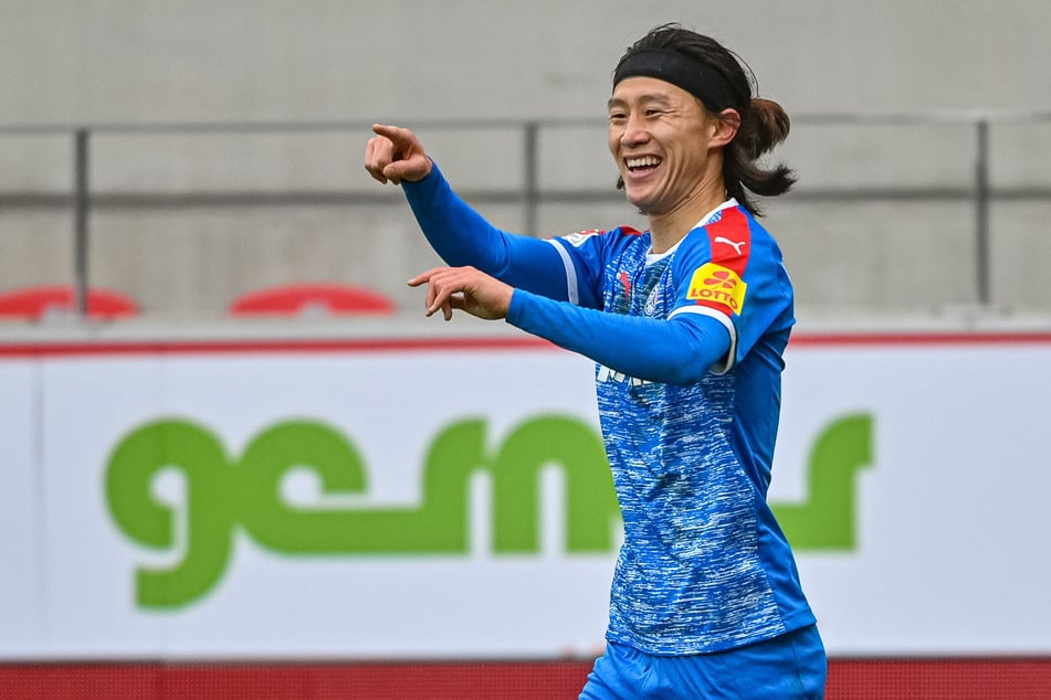 Hat gut lachen: Holsteins Kiels Jae-Sung Lee spielt eine starke Saison bei den Störchen. Im Sommer geht's vielleicht zum HSV. (Archivfoto)