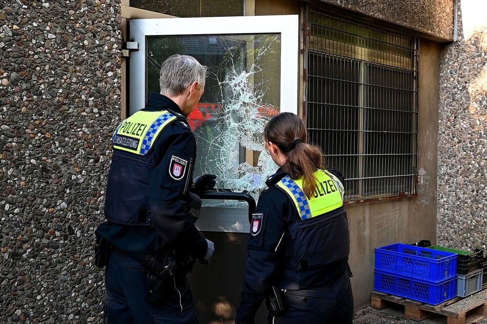 Die Polizei stellte mehrere Einbruchsspuren sicher.
