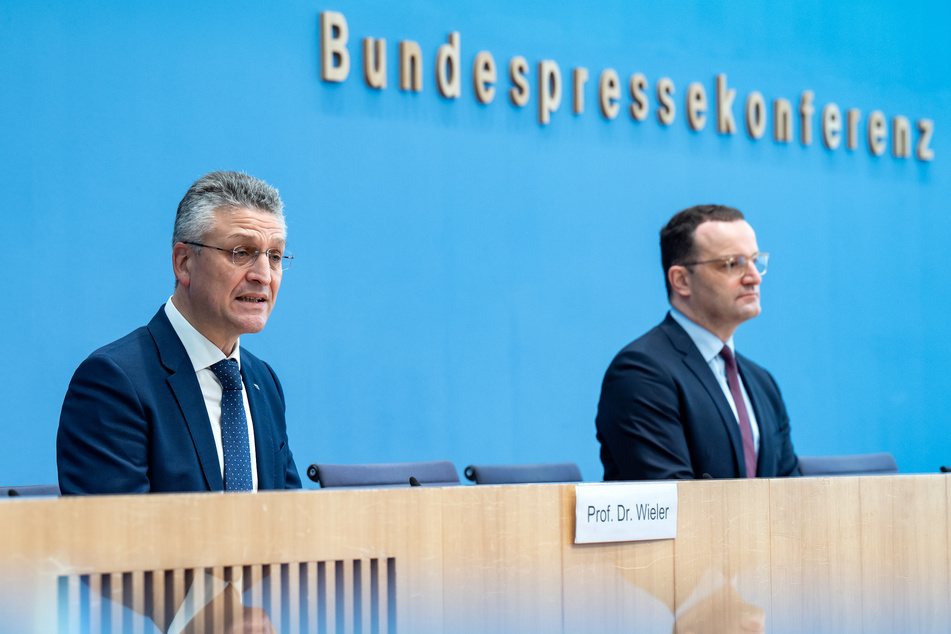 Der Präsident des Robert Koch-Instituts, Lothar Wieler (60), saß am Freitag mit Spahn in der Bundespressekonferenz.