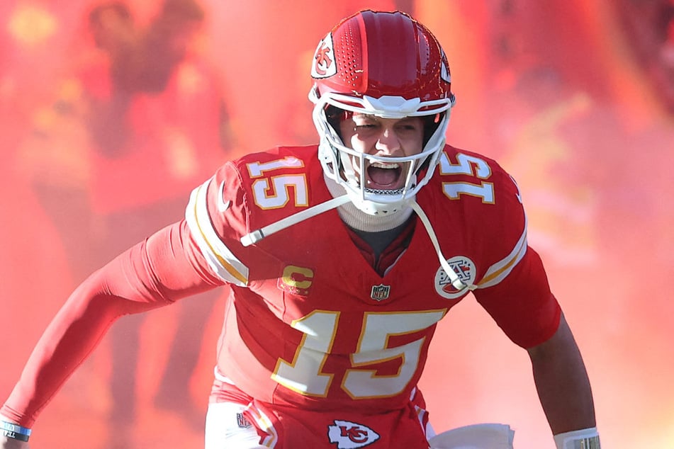 Wird er zu "Hattrick Mahomes"? Chiefs-Quarterback Patrick Mahomes (29) hat im Endspiel in der Nacht auf 10. Februar eine historische Chance.