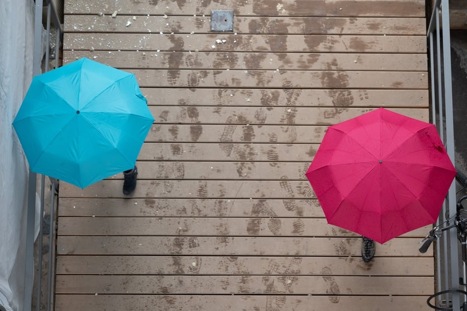 Auch der Regenschirm ist zu Pfingsten ein guter Begleiter.