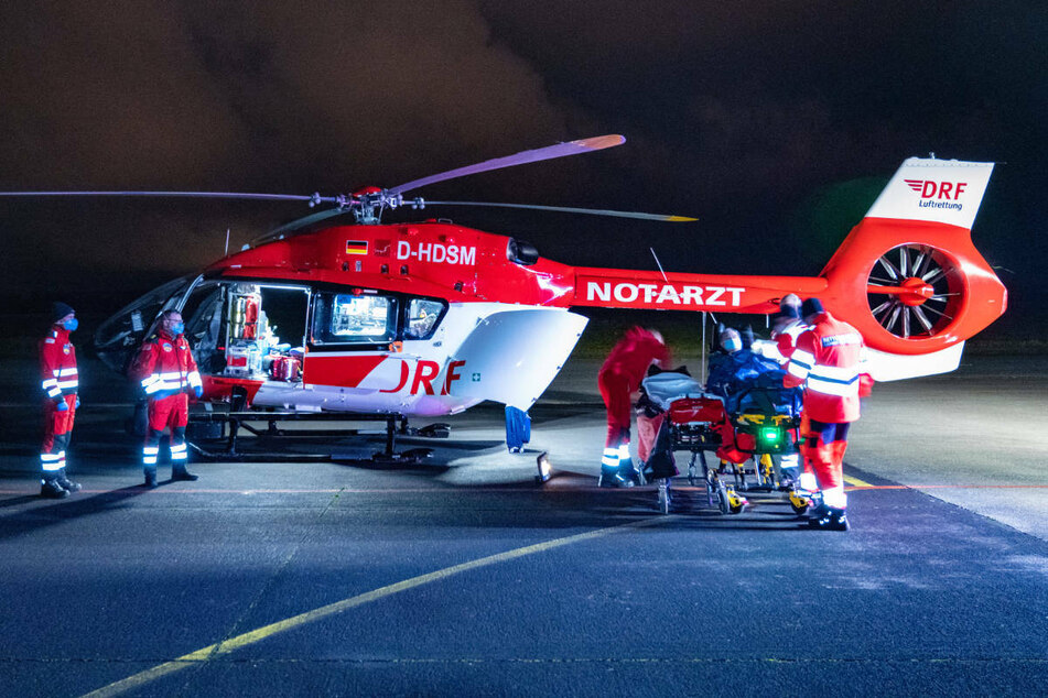 Der 25 Jahre alte Mann musste mit einem Rettungshubschrauber in eine Klinik nach Greifswald geflogen werden (Symbolfoto)