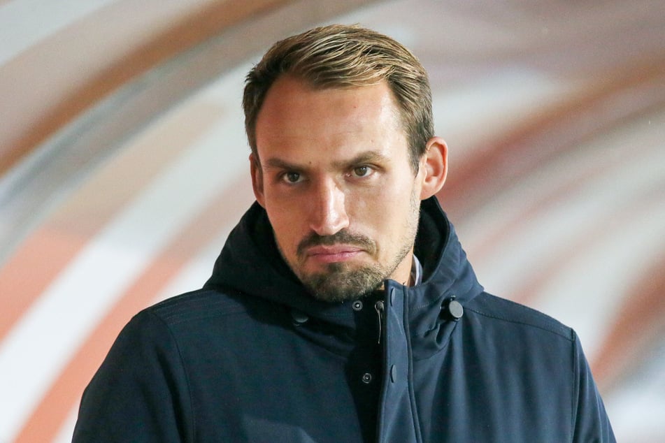FSV-Sportchef Toni Wachsmuth (34) ärgert sich über die kurzfristige Absage.