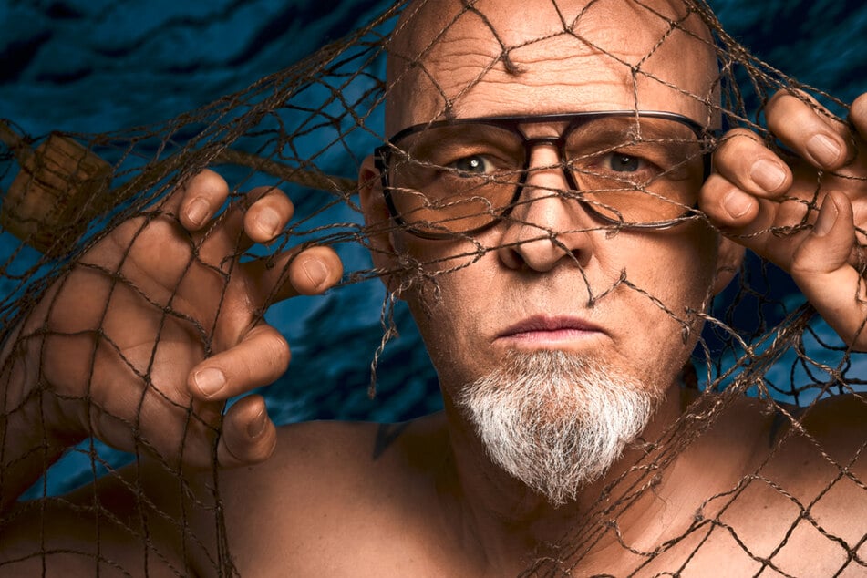 Desnudo en la red: el músico Thomas D lucha por los peces