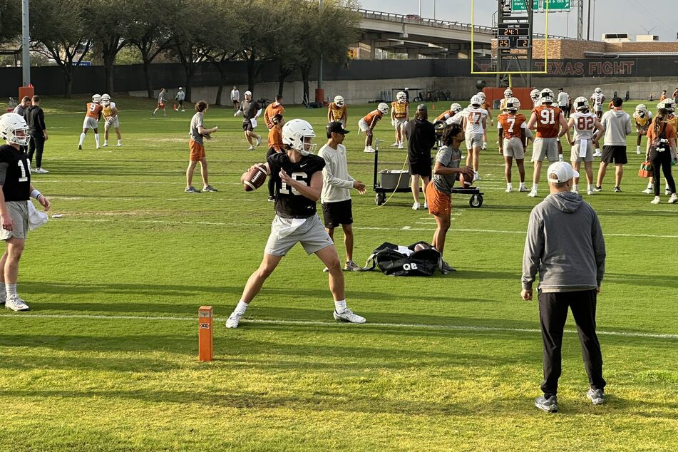 The Texas Longhorns welcomed Arch Manning, the nephew of NFL greats Eli and Payton Manning, to practice on Monday.