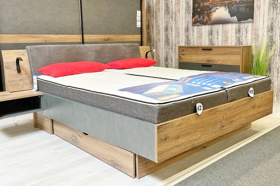 Bei ROLLER gibt's im Abverkauf 40 Prozent Rabatt auf alle Möbel