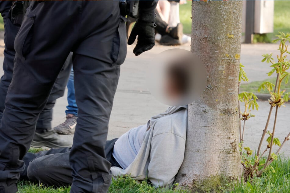 Die Polizei nahm den mutmaßlichen Angreifer schließlich fest.