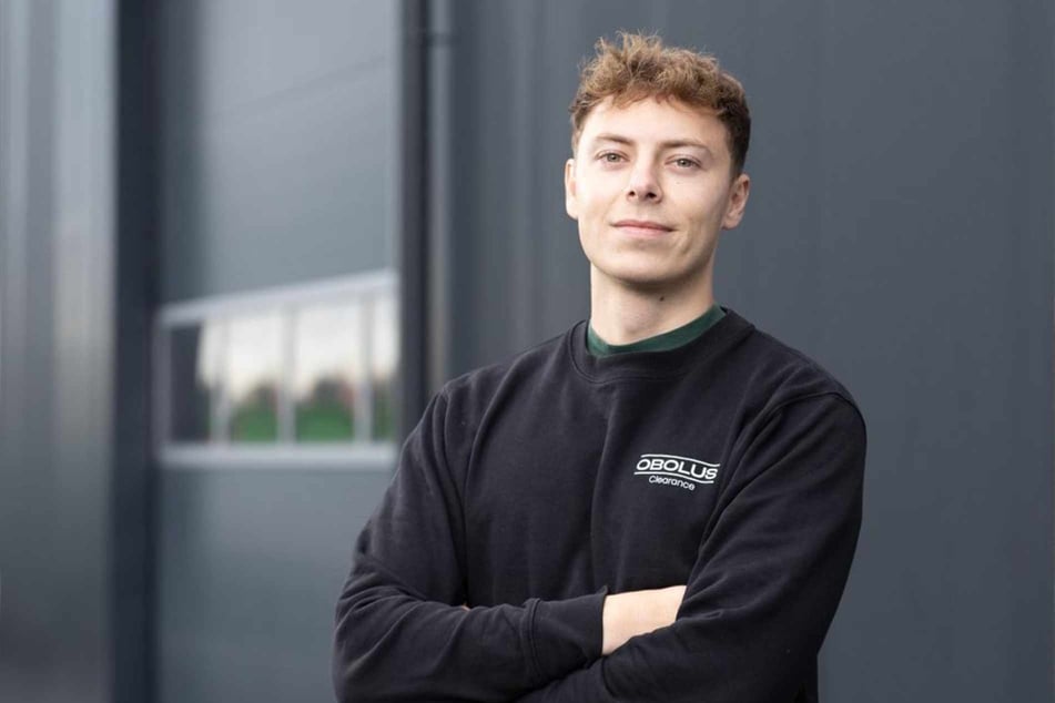 Schadstoffexperte Vincent Steinigen (28) von der Dresdner Firma Obolus Clearance, die auch Asbestbeseitigung anbietet.