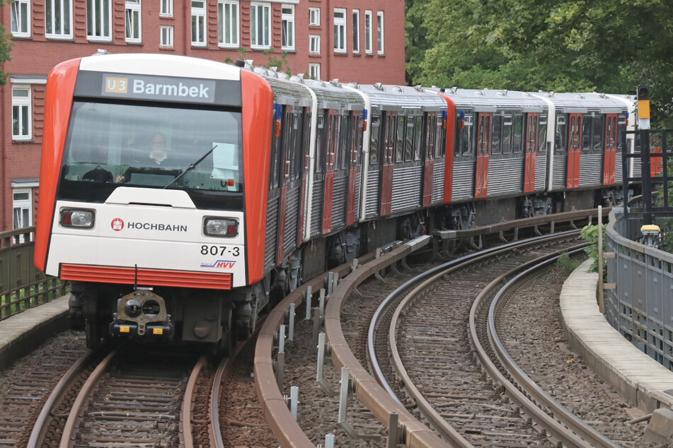 Die lange Hamburgs U-Bahn-Netz prägenden Hochbahn-Züge der Baureihe DT3 gehen auf ihre letzte Fahrt.
