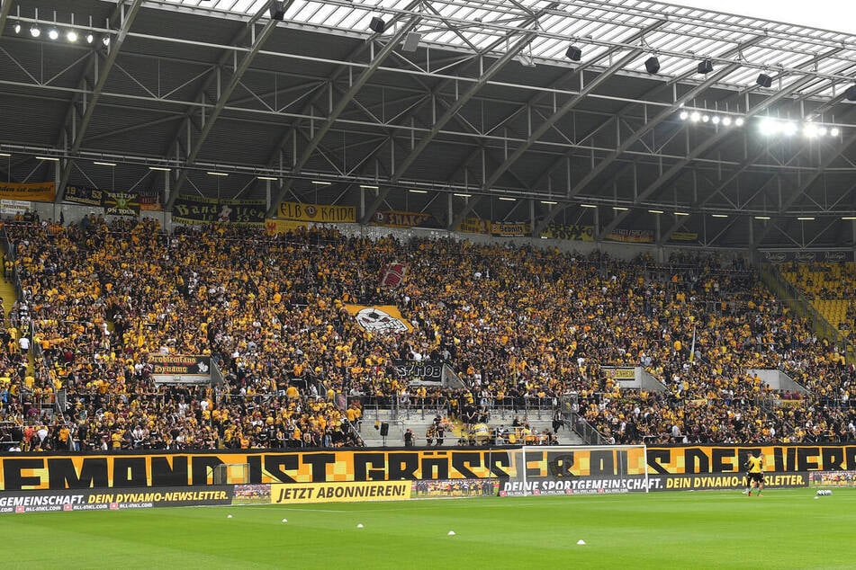 Im heimischen Rudolf-Harbig-Stadion wird Dynamo Dresden von seinen treuen Fans unterstützt.