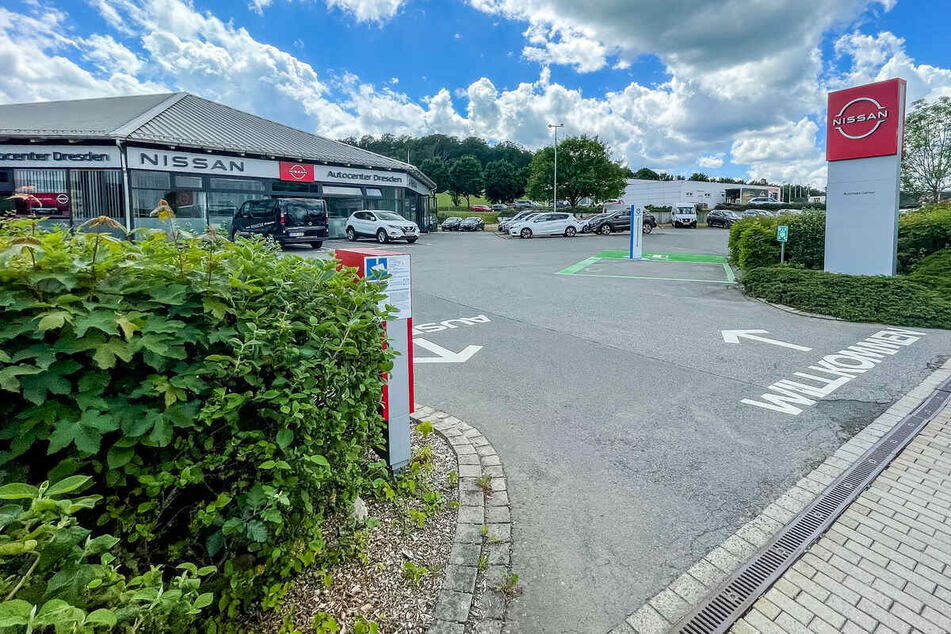 Autocenter Dresden in Weißig.