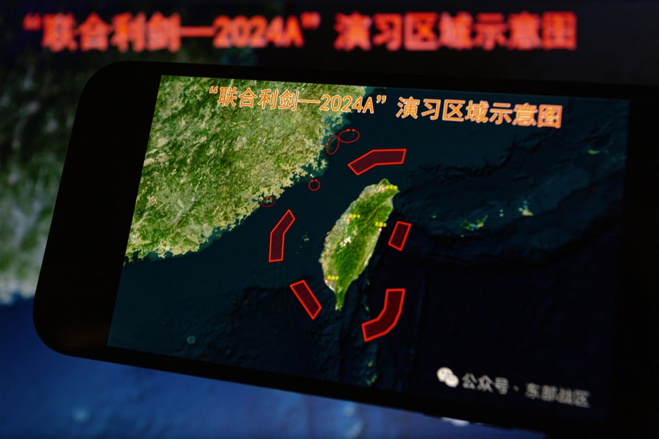 A US admiral warned the US would turn the Taiwan Strait into an "unmanned hellscape."