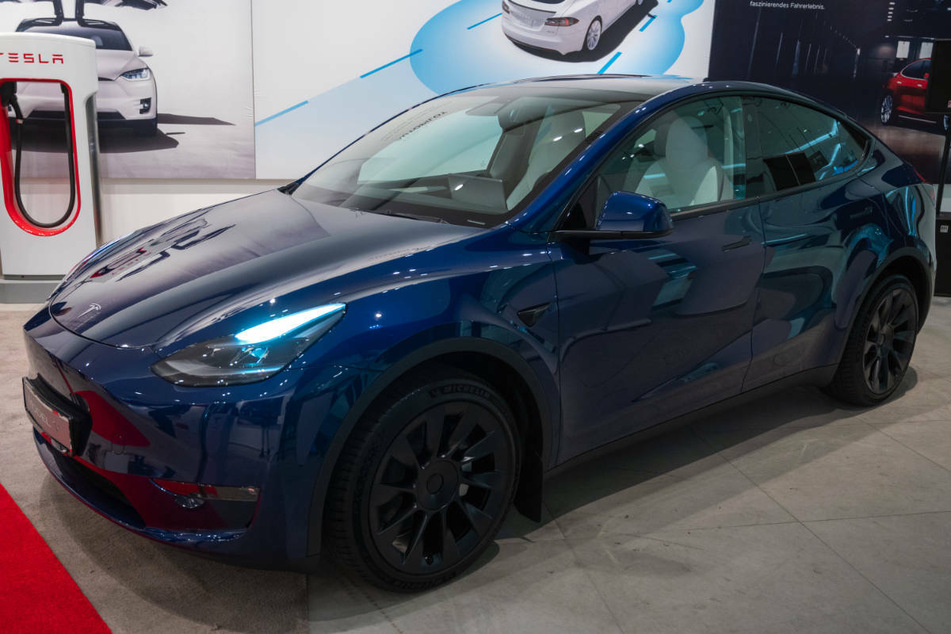 Das Model Y sollte ursprünglich schon ab Juli in der Gigafactory in Grünheide gefertigt werden. Aufgrund von Verzögerungen im Genehmigungsverfahren peilt Tesla nun einen Produktionsstart für Ende 2021 an.