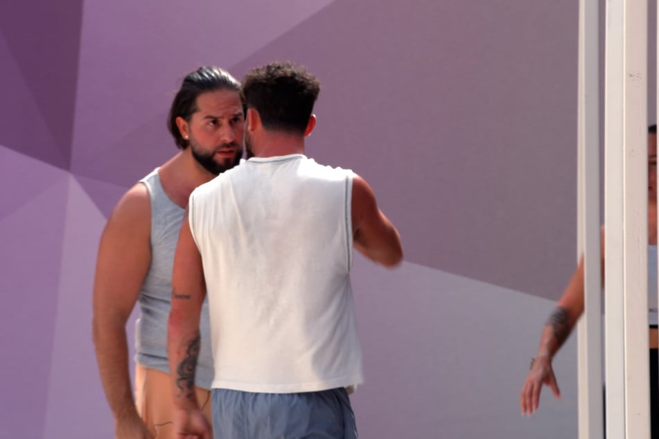 Besonders mit Maurice Dziwak (27) gerät der 28-Jährige immer wieder aneinander.