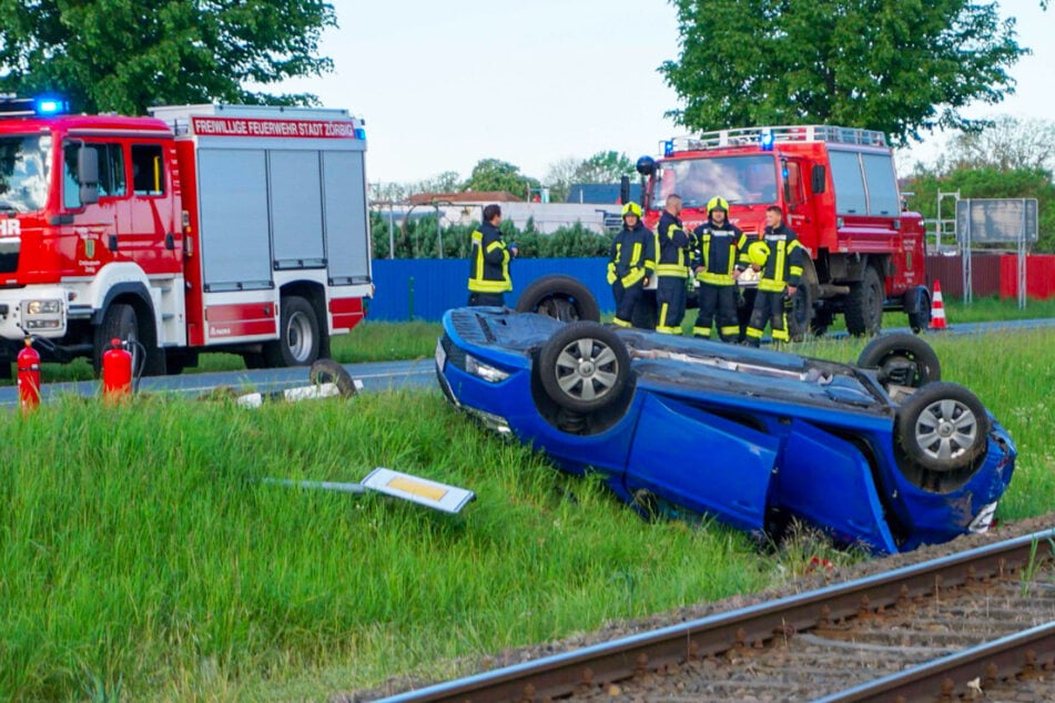 Schwere Unfälle am frühen Morgen: Skoda landet auf dem Dach – zwei Verletzte