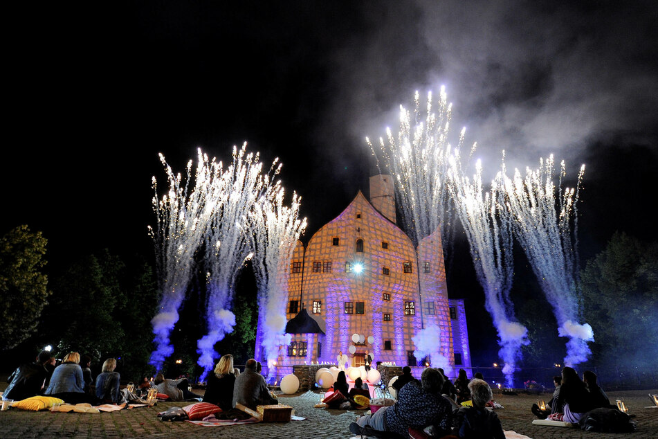 Das Wasserschloss Klaffenbach wird zur Märchenkulisse.