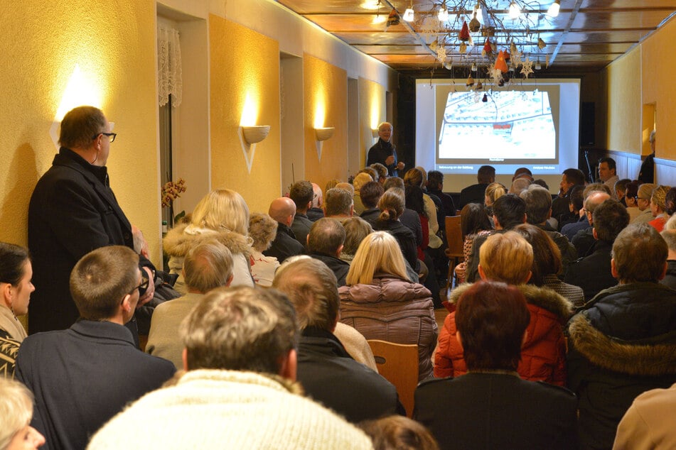 Bei der Bürgerversammlung zum Bauvorhaben Glösa war der Saal 2019 noch überfüllt.